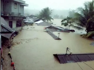 В Индонезии удвоилось число погибших от наводнения