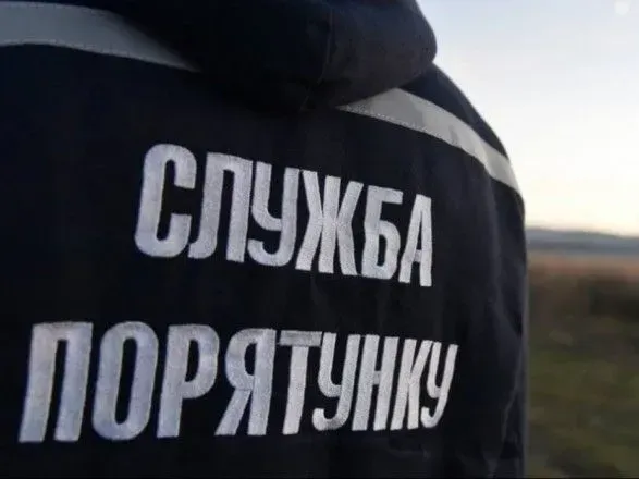 На Львівщині рятувальники спустили з гори травмованих туристів