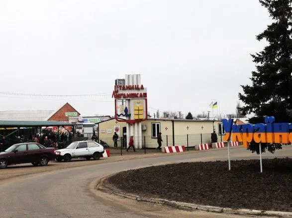 Ситуация на КПВВ на Донбассе: в очередях застряли более 200 автомобилей