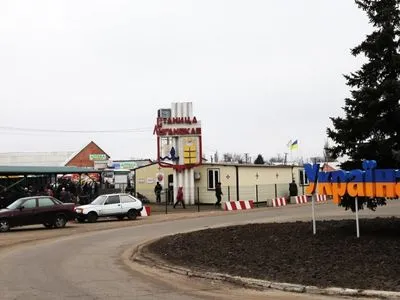 Ситуація на КПВВ на Донбасі: в чергах застрягли понад 200 автівок