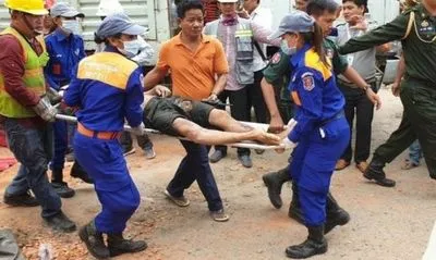 В Камбодже два человека погибли из-за обвала дома