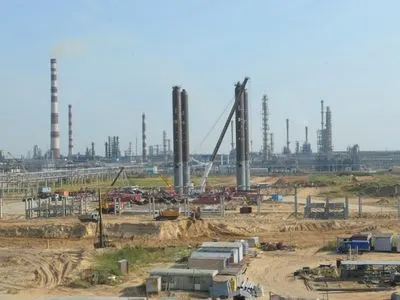 Білорусь тимчасово призупинила експорт нафтопродуктів