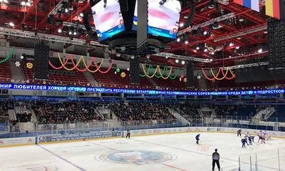Ветеранская сборная Украины по хоккею выиграла стартовую игру турнира Лукашенко