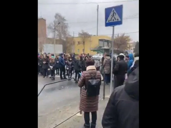 protesti-pislya-vbivstva-u-kakhovtsi-trivayut-aktivisti-perekrili-vulitsyu