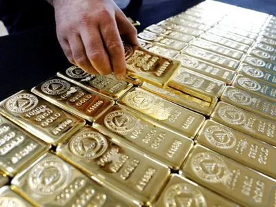 Золото дорожчає на тлі загострення ситуації на Близькому Сході