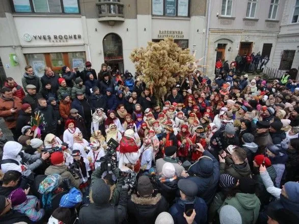 У Львові встановили Різдвяний дідух