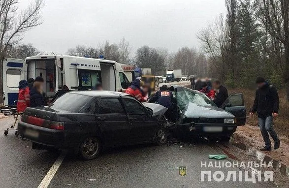 Audi на встречной врезался в ВАЗ в Донецкой области: погибла женщина