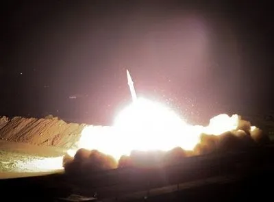 СМИ публикуют видео ракетного обстрела военных объектов США в Ираке