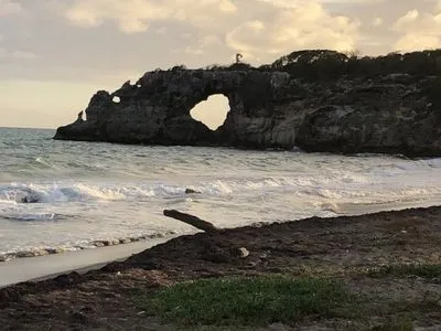 Землетрясение в Пуэрто-Рико уничтожило известный туристический объект, в регионе ввели чрезвычайное положение