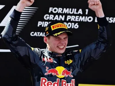 Самый молодой в истории победитель "Формулы-1" продлил контракт с "Ред Булл"