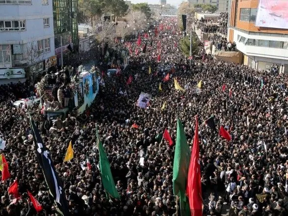 Кількість загиблих через тисняву на похороні іранського генерала зросла до 40 осіб