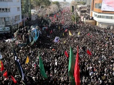 Кількість загиблих через тисняву на похороні іранського генерала зросла до 40 осіб