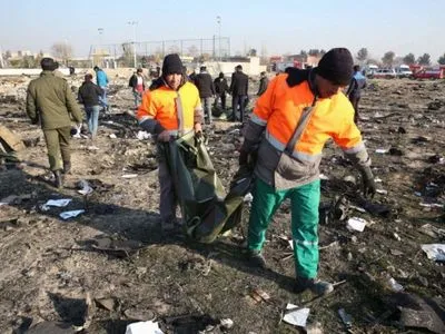 Авіакатастрофа в Ірані: серед жертв – більше двох десятків неповнолітніх
