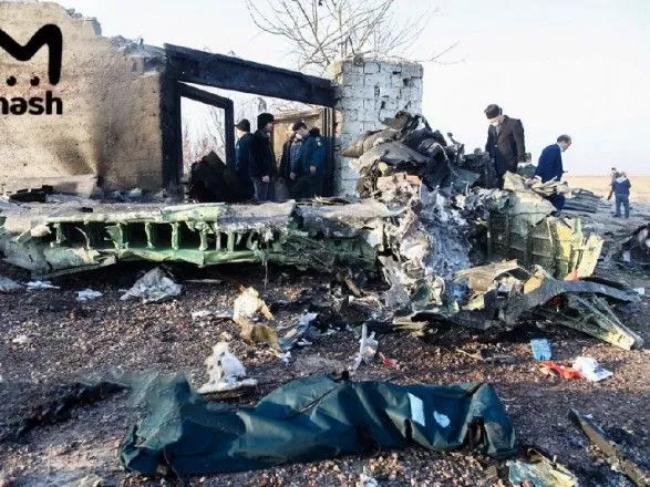 ЗМІ назвали попередній список українців на борту літака МАУ, що розбився в Ірані