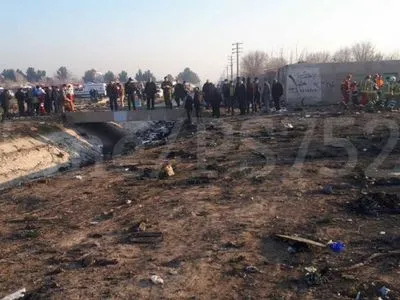 Под Тегераном зачистили место падения самолета МАУ, эксперты считают это необычным - CNN