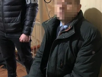 Керівника вінницького медколеджу затримали за одержання 50 тис. грн хабара