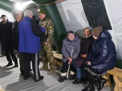 Часть освобожденных из плена украинцев переводят в госпиталь в Пуще-Водице