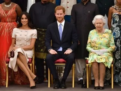 Британська королева скликає надзвичайний саміт щодо майбутнього Гаррі і Меган