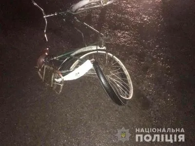 У Рівненській області водій на смерть збив велосипедиста та намагався втекти