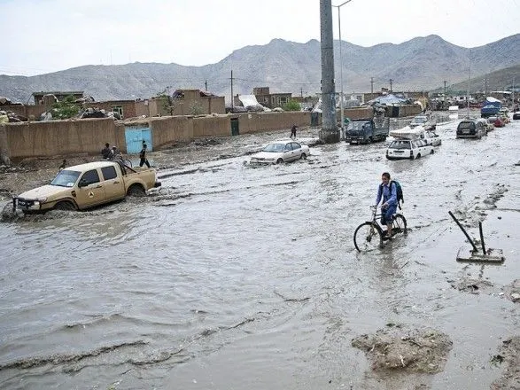Щонайменше 16 людей загинуло через снігопади та дощі в Афганістані - ЗМІ
