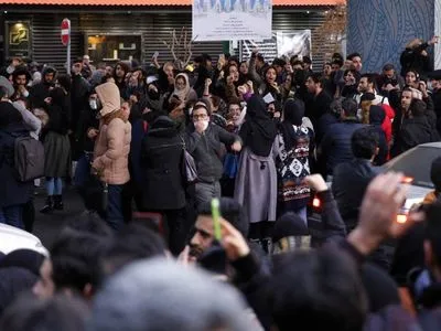 Британский посол заявил, что не участвовал в акциях протеста в Иране