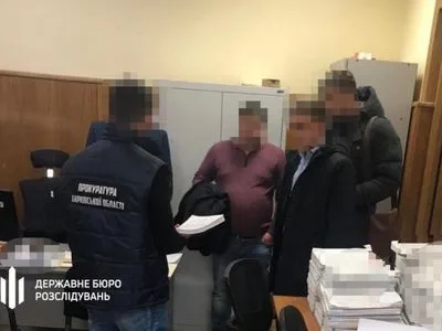 На Харківщині директор держпідприємства підозрюється у незаконній вирубці дубів
