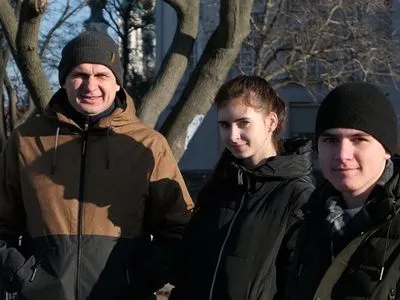 Сенцов перевез семью из оккупированного Крыма в Киев