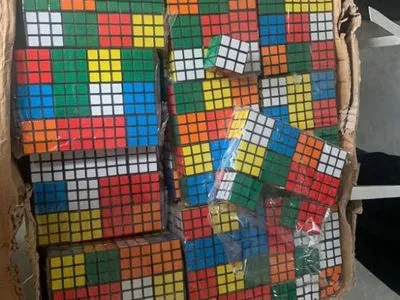 На митниці виявили майже 8 тис. контрафактних кубиків Рубіка