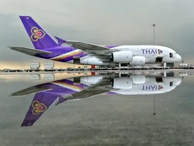 Самолет Thai Airways совершил вынужденную посадку с двумя мертвыми пассажирами на борту
