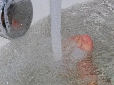 В Киеве двухлетний мальчик утонул в ванной