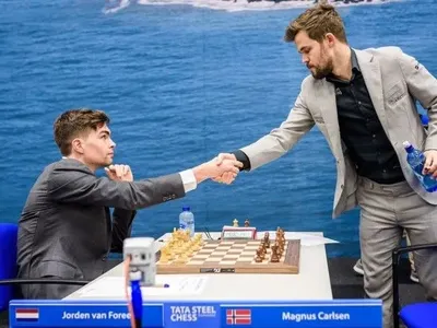 Шахіст Карлсен побив світову переможну серію
