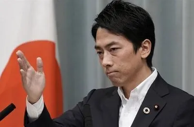 В Японії міністр бере декретну відпустку: хоче дати приклад іншим чоловікам