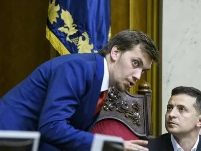 Зеленский намекнул Гончаруку на изменения в правительстве и разделение министерств