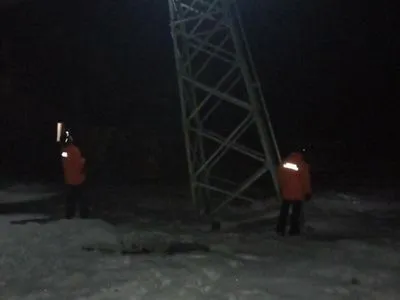 На горнолыжном курорте во Львовской области остановился подъемник с туристами