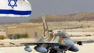 З сектору Газа до Ізраїлю запустили кулі з вибухівкою: Єрусалим відповів авіаударами