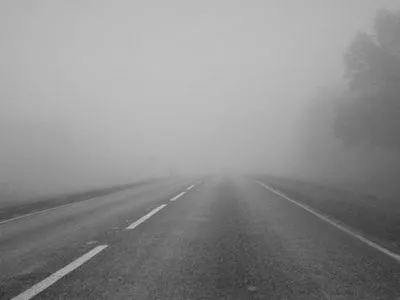 Водіїв попередили про туман та ожеледь