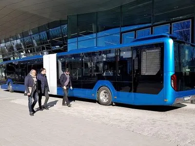 У Тбілісі запустять 18-метровий автобус без пасажирів
