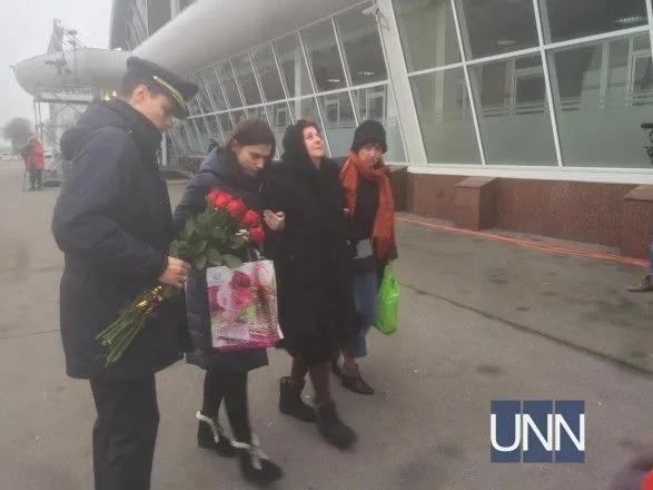 В "Борисполе" собираются родные погибших в авиакатастрофе в Иране