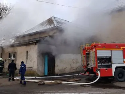 В школе на Закарпатье произошел пожар, эвакуировали более 170 учеников