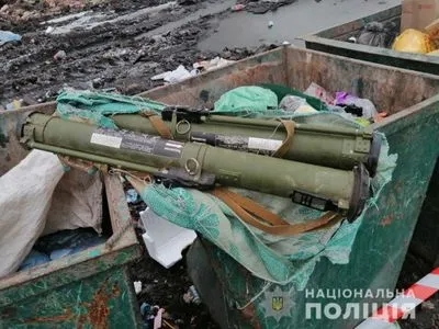 В Житомире возле мусорных баков обнаружили реактивные противотанковые гранаты и гранатометы