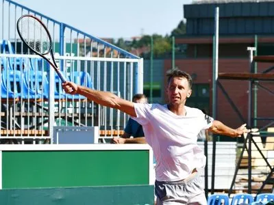 Теннисист Стаховский пробился в третий раунд соревнований во Франции