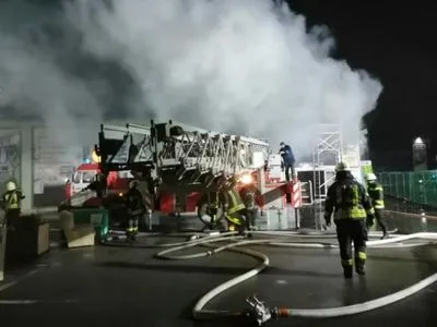 Под Киевом горит магазин на территории "Мебельного городка"