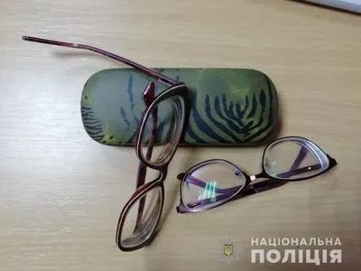 Мошенник продал пенсионерке "целебные" очки за 10 тыс. грн