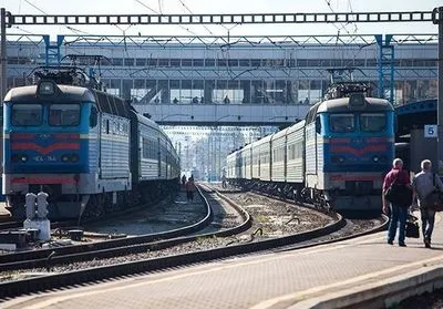 Премьер развеял слухи о меморандуме с Deutsche Bahn: "Укрзализныця" останется под контролем государства