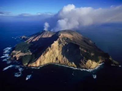 Зниклих безвісти через виверження вулкану в Новій Зеландії оголосили мертвими