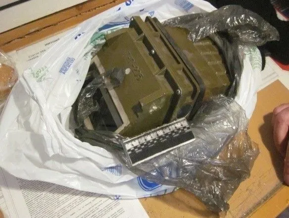 Украинец попытался провезти в Россию комплектующие к бронетехнике