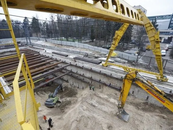 Мэр Киева заверил, что метро на Виноградарь строят по графику