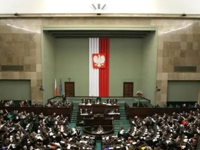 Польский Сейм одобрил скандальный законопроект, позволяющий наказывать судей