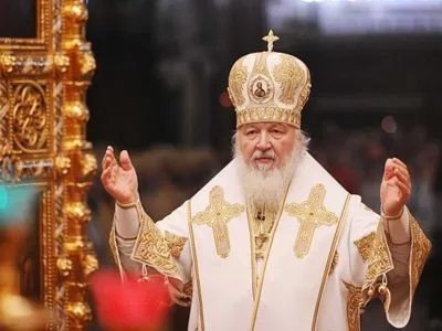 У РПЦ вирішили пояснити, чому православні храми прикрашені золотом, а архієреї носять багаті облачення