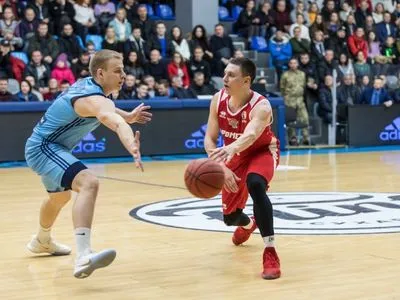 Баскетболісти "Прометею" обіграли "Дніпро" у грі лідерів Суперліги